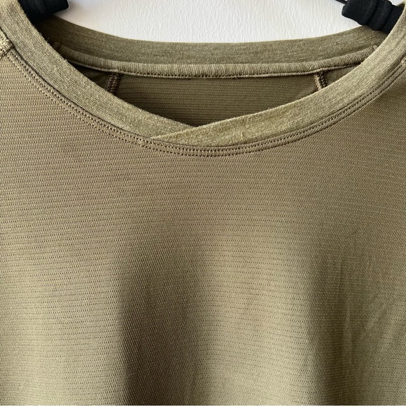 Men’s Lululemon short sleeve tech shirt size XL~ like new - Picture 4 of 11